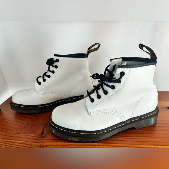 Dr. Martens 101 Yellow Stitch White Smooth Leather Ankle Boots Women’s 8 Men’s 7 - Picture 4 of 8